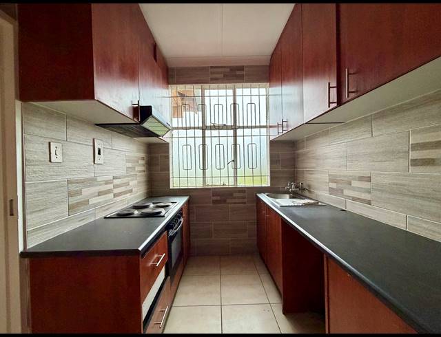 2 BEDROOM APARTMENT RENTED IN FLORIDA PARK